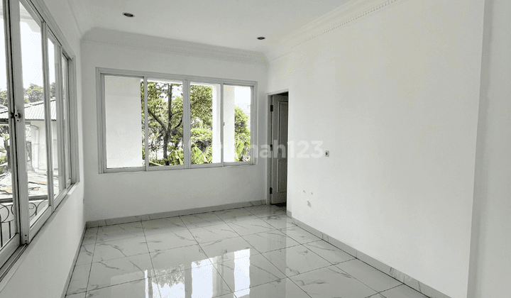 Turun Harga!! Modern Classic Town House Cilandak Dengan Private Lift 2