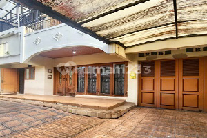 For Sale Ready-to-Occupy 10X20m2 House in Kedoya Strategic Access @5.8B