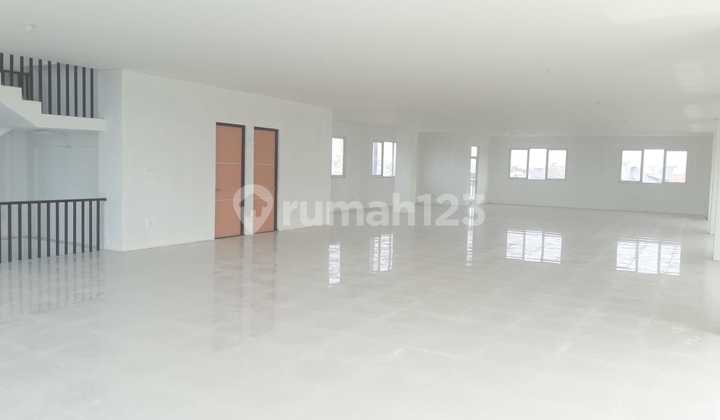 Di Jual Gedung Baru Pramuka Raya