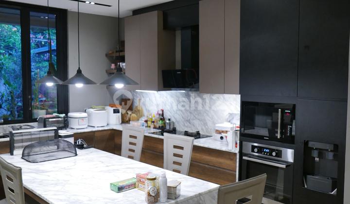 Dijual Rumah 2 Lantai Nuansa Tropical Cempaka Putih Tengah  2