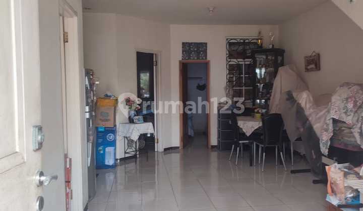 Town House Taman Paris 2Lt Siap Huni Strategis di Lippo Karawaci