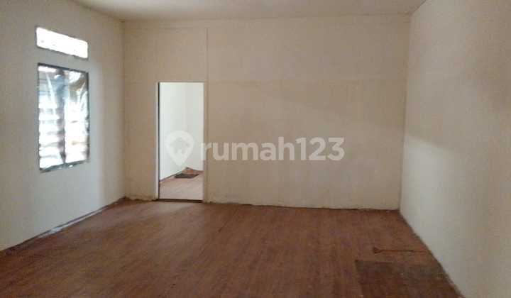 2-Story Shop House in Front of Pasar Panjang. Highly Strategic. 2