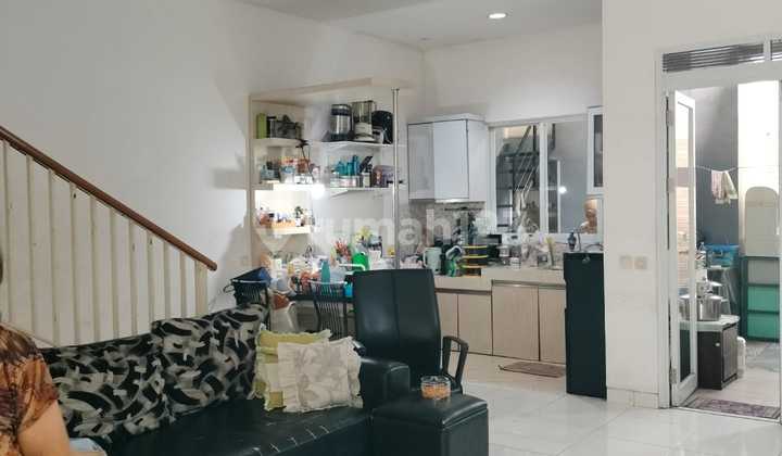 Rumah Bagus Siap Huni Strategis di Taman Holandia Lippo Karawaci