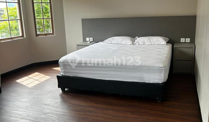 Rumah Bagus Hunian Nyaman Lingkungan Asri Taman Paris Lippo Karawaci 2