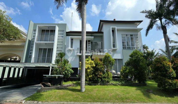 Disewakan Rumah Mewah 3 Lantai Split Furnished Berkualitas Di Pakuwon Indah Rumah 1
