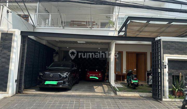 Rumah Mewah Full Renovasi 3 lantai Garasi Luas Muat 4 Mobil di Pancoran, Jakarta Selatan 1