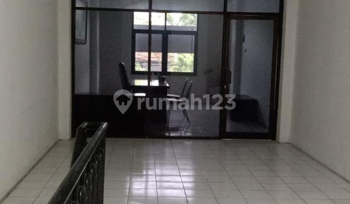 Strategic Ready-to-Use Shop House in Jemursari at a Competitive Price 2