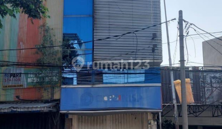 Strategic Commercial Building for Rent on Raya Kedungdoro, Priority for Banks 2