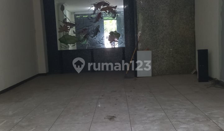 Strategic Shop House in a Bustling Area of Central Ngagel Strategic Shop House in a Bustling Area of Central Ngagel