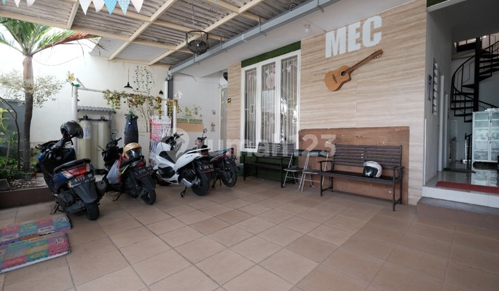 Rumah Multifungsi Dekat Merr, Kampus, Pusat Perbelanjaan