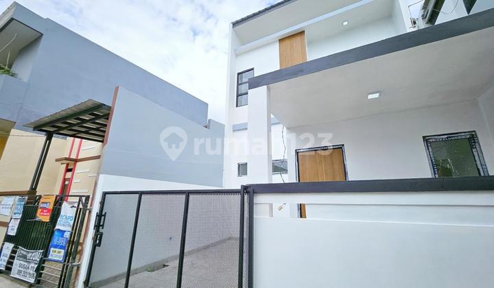 Dijual Cepat Rumah Bagus Semi Furnished SHM Bekasi, Bekasi