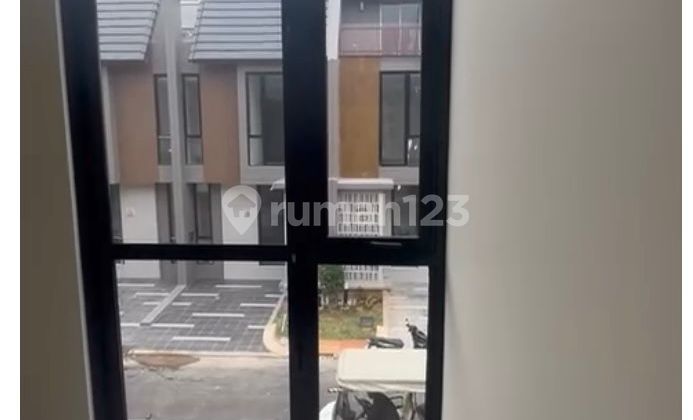 Disewakan Rumah di Summarecon Crown Gading Bekasi 2