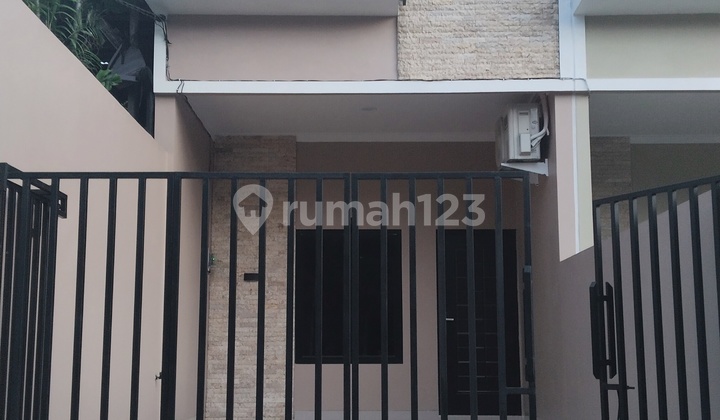 Dijual Rumah 2 Lantai Minimalis Di Tengah Kots Jakarta 1