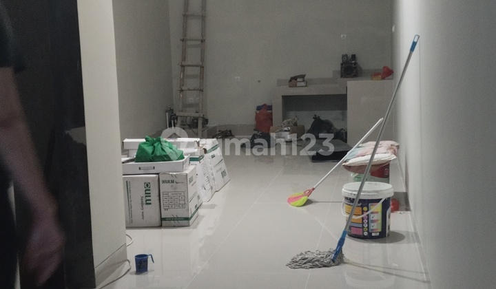 Dijual Rumah 2 Lantai Minimalis Di Tengah Kots Jakarta 2