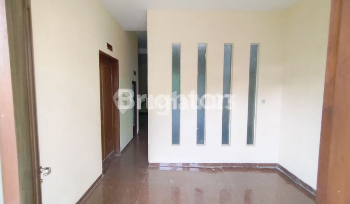 Minimalist house in Araya Malang 2