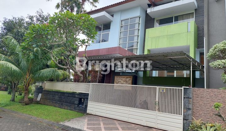 Dijual rumah mewah di Nieuw Indie Araya malang