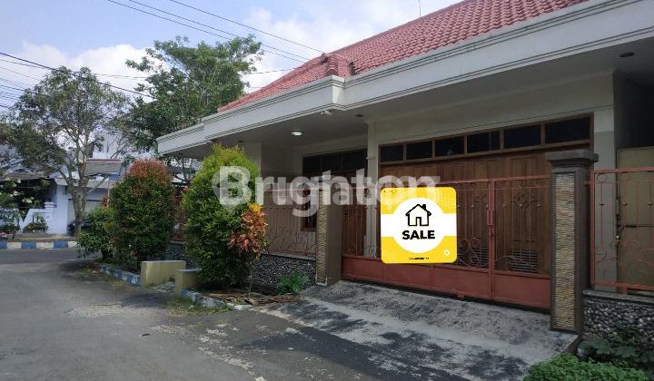 Rumah cantik  di sukun pondok indah malang