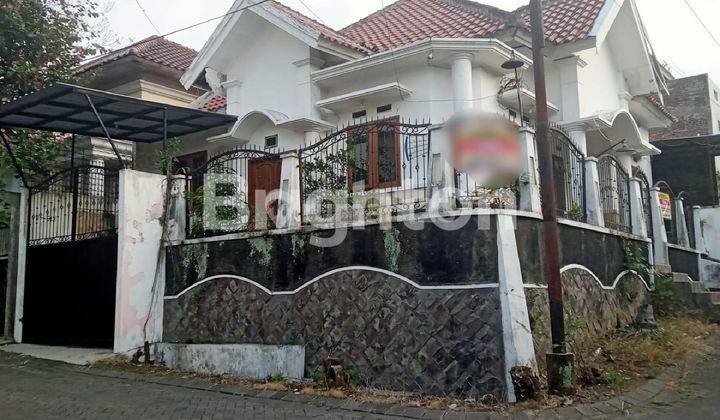 Rumah Riverside malang  2