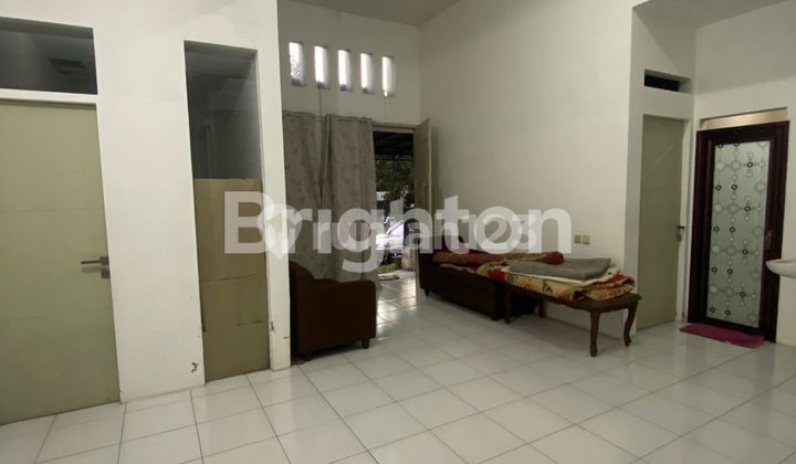 rumah modern minimalis di Araya Golf 2