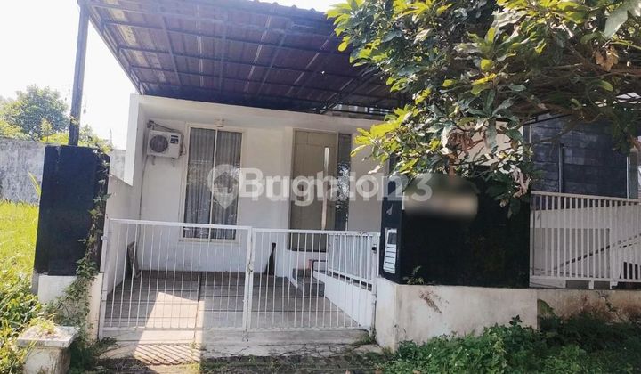 rumah modern minimalis di Araya Golf