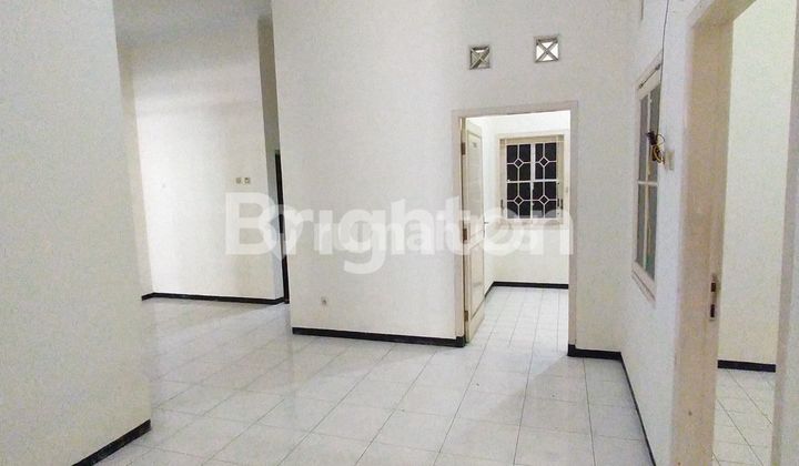 5 Bedroom House in Griya Shanta, near Brawijaya University, Lowokwaru 2