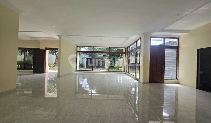 Disewakan Rumah Kemang Selatan , bisa untuk Kantor, Tempat Tinggal (Lm)