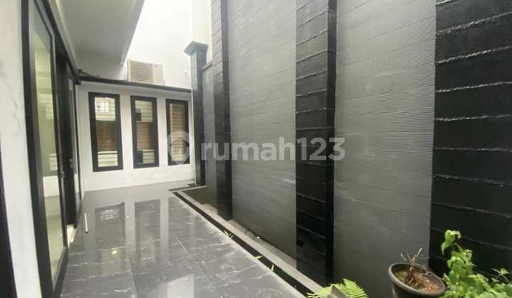 Disewakan Rumah Siap Huni, Lokasi Strategis Kebayoran Baru (ff)