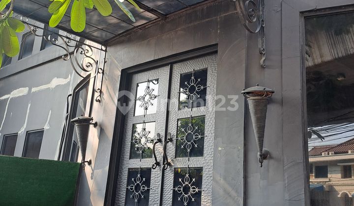 Disewakan Bangunan 3,5 Lantai Jl. Prapanca Cocok untuk Cafe, Butik, Resto & Bisnis Lainnya (Mm)