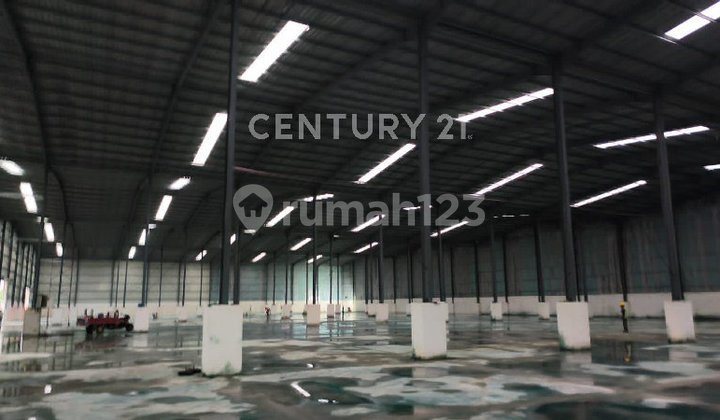 New Spacious and Strategic Warehouse in Sepatan Tangerang Area New Spacious and Strategic Warehouse in Sepatan Tangerang Area
