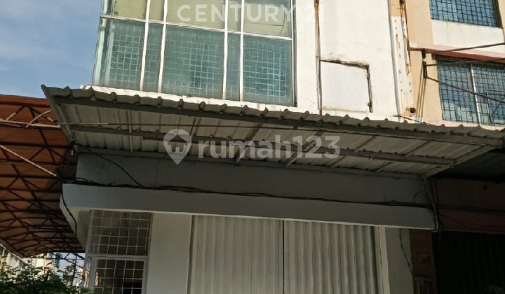 Shop House in Cempaka Mas Suitable for Culinary and Office Use