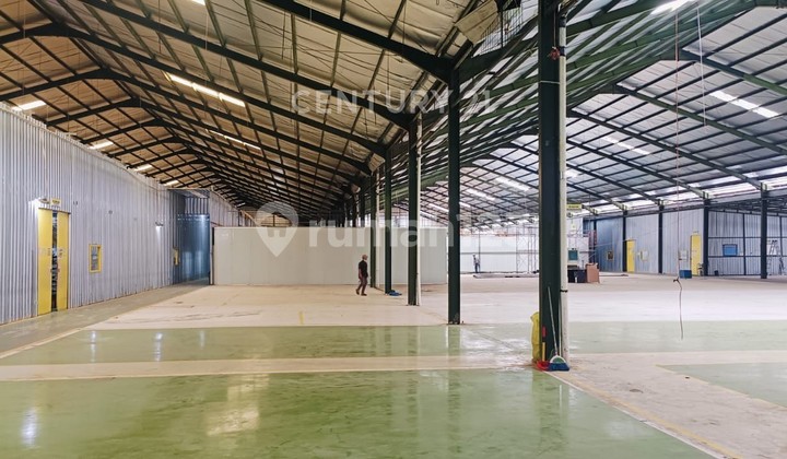 Clean, Good, and Well-Maintained Warehouse in Cimohong Brebes