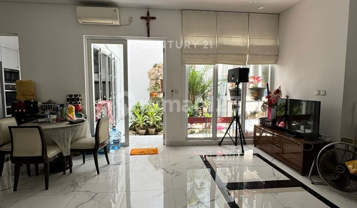 Rumah Minimalis Modern Sudah Renovasi di Jgc Jakarta Timur 2