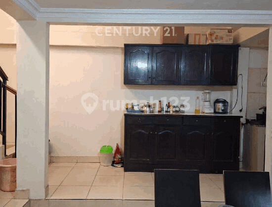 Dijual Rumah 2 Lantai Bagus dan Strategis Daerah Kelapa Gading