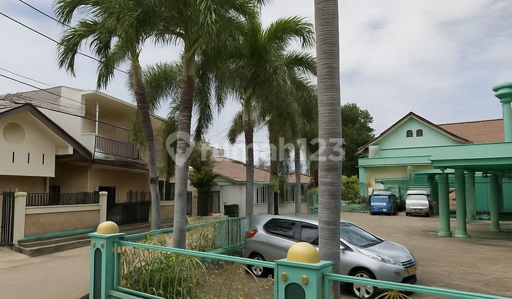 Solat Berjamaah Gampang Banget! Rumah Deket Masjid Al Muhajirin & 5 Menit ke Stasiun LRT 2