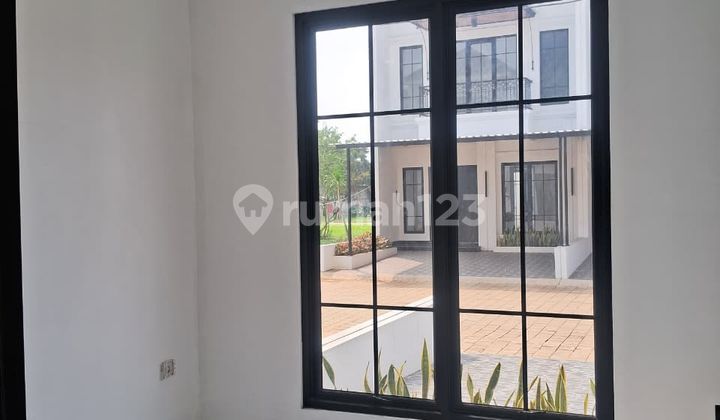 Nggak nyangka, rumah 2 lantai ini lokasinya nempel banget ke Jakarta Selatan 2