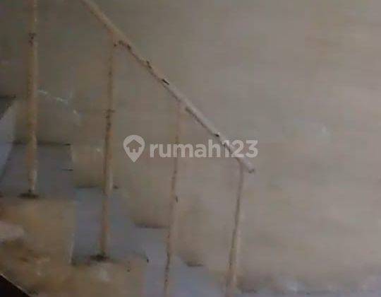 di Sewakan Rumah 2 Lantai 6x17 Hadap Timur Strategis Cocok untuk Dagang di Pademangan, Jakut 2