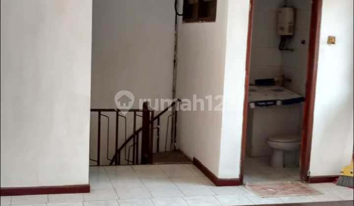 Sewa Rumah Murah Jarang Kosong 2 Lantai 8x20 Siap Huni Hadap Timur di Sunter, Jakut