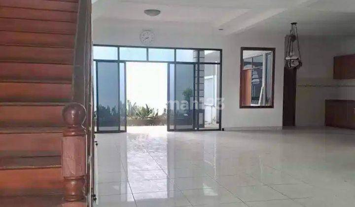 Sewa Rumah Besar Murah Meriah Siap Huni 3 Lantai LT 380 m2 Hadap Selatan di Kayu Putih, Jaktim 1