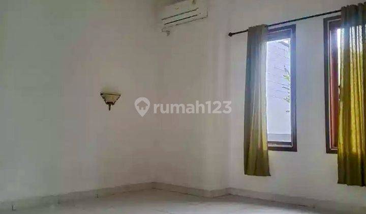 Sewa Rumah Besar Murah Meriah Siap Huni 3 Lantai LT 380 m2 Hadap Selatan di Kayu Putih, Jaktim 2