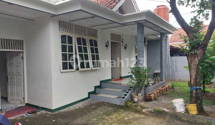 Disewa Rumah Klasik di Cinere 2
