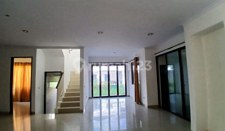 2-Story House For Rent At Icon Bsd Western Tangerang 2-Story House For Rent At Icon Bsd Western Tangerang