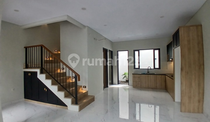 Dijual Di Jagakarsa Rumah Cluster 3 Tingkat, 5 Kmr Tidur