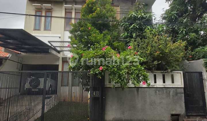 FOR SALE House in the heart of the business district in Pondok Jaya 2