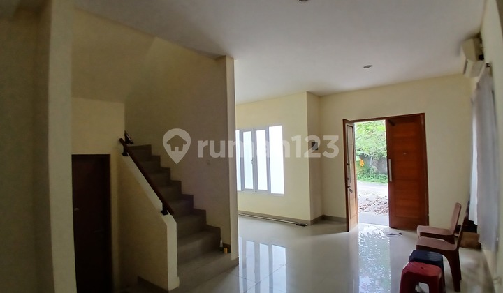 Disewakan Rumah 2 Tingkat Dalam Cluster Di Bintaro Hanya 5 Menit Dari Pintu 2 Tol 2