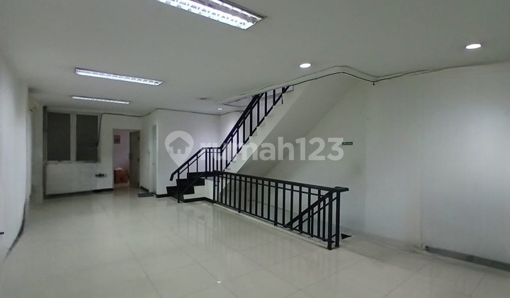 For Rent: 2nd Floor Shop House, 80 Square Meters at Bona Indah Plaza, Lebak Bulus 1