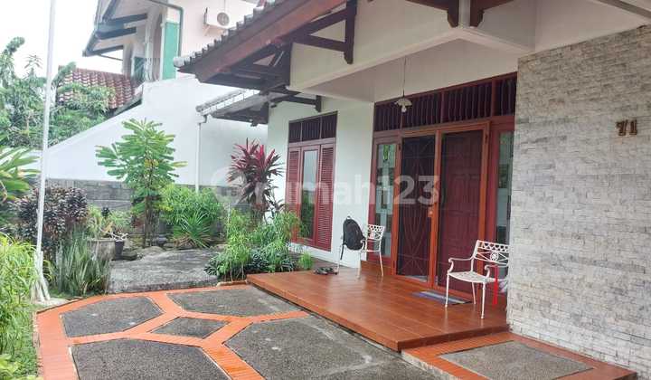 For Sale Quickly, a serene house in Villa Cinere Mas.