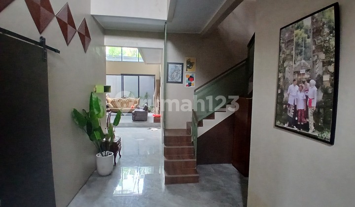 Dijual Cepat Rumah Bagus 2 Tingkat di Jalan Sakura,Cinere Depok