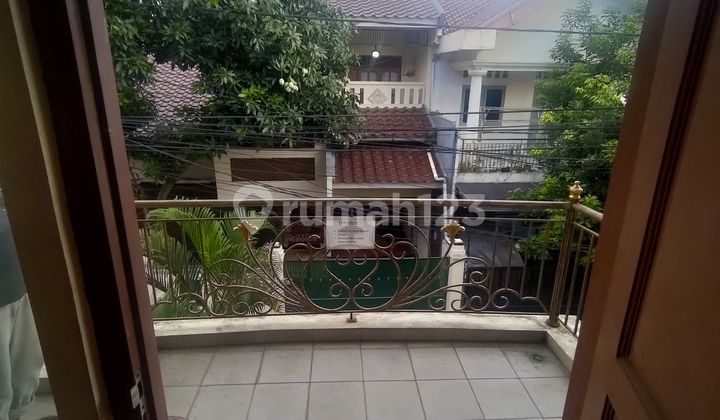 DIJUAL CEPAT Rumah KOST 3 Lantai  Sektor 1 BINTARO Jakarta  Selatan 2