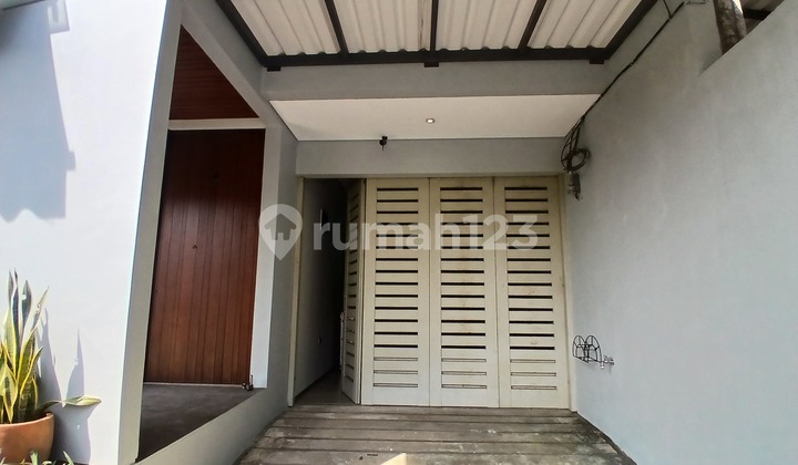 For Rent: Good Condition Furnished House on Sumbawa Street, Cinere 2