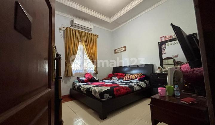 House for sale on Bakti Street, Pamulang. 2